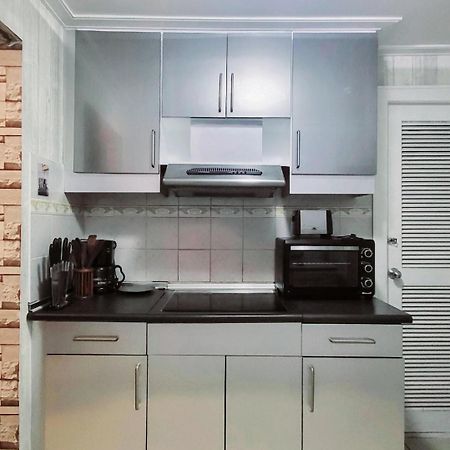 67 sqm. Condo Unit in Robinson Place Residences Manila Exterior foto