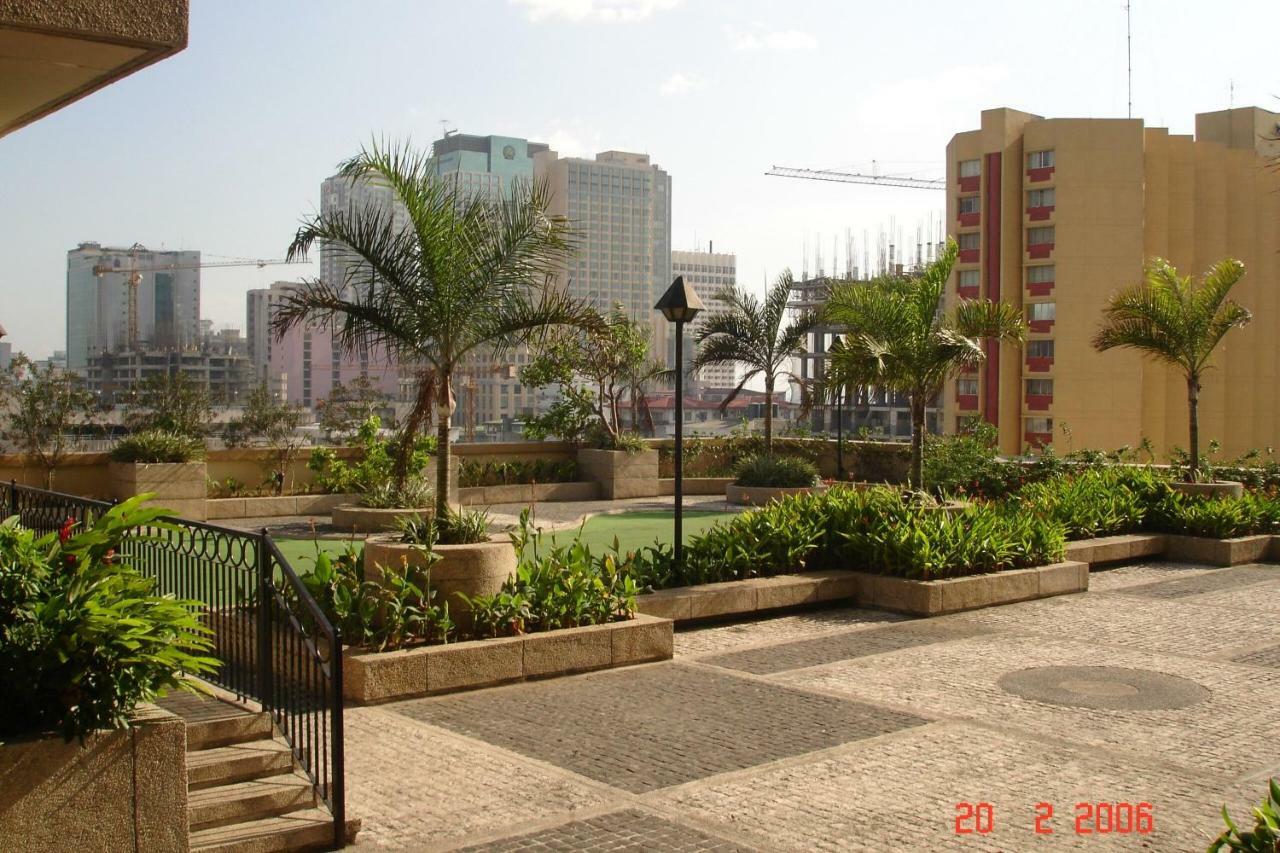 67 sqm. Condo Unit in Robinson Place Residences Manila Exterior foto