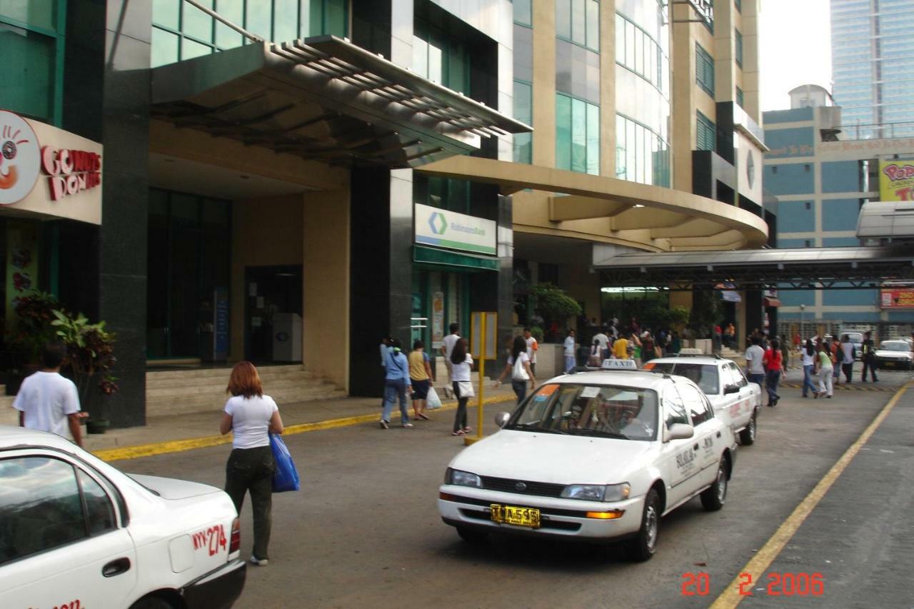 67 sqm. Condo Unit in Robinson Place Residences Manila Exterior foto