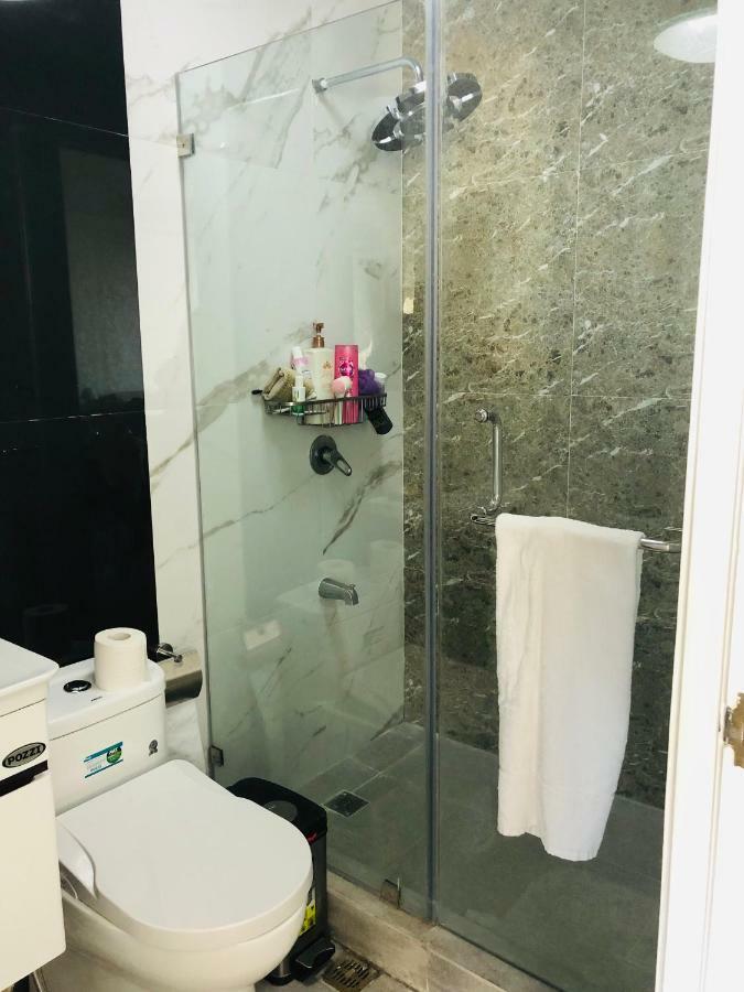 67 sqm. Condo Unit in Robinson Place Residences Manila Exterior foto