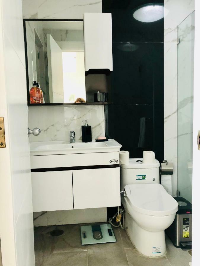 67 sqm. Condo Unit in Robinson Place Residences Manila Exterior foto