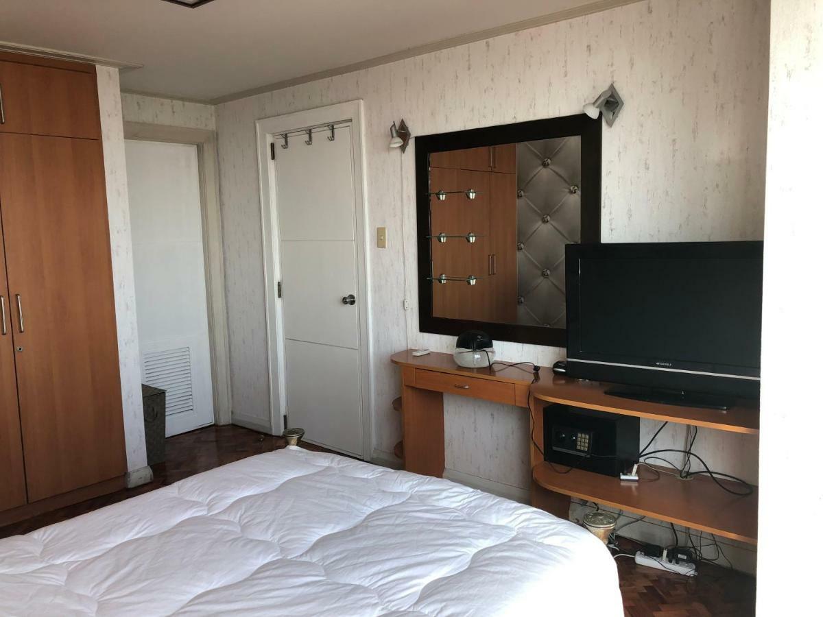 67 sqm. Condo Unit in Robinson Place Residences Manila Exterior foto