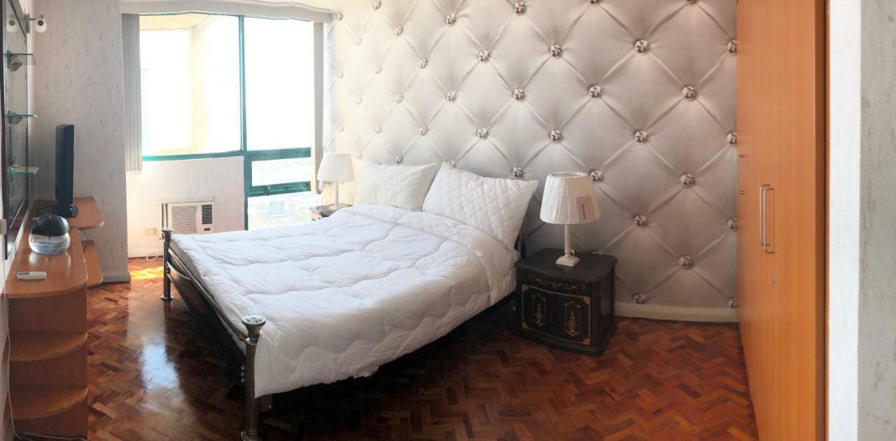 67 sqm. Condo Unit in Robinson Place Residences Manila Exterior foto