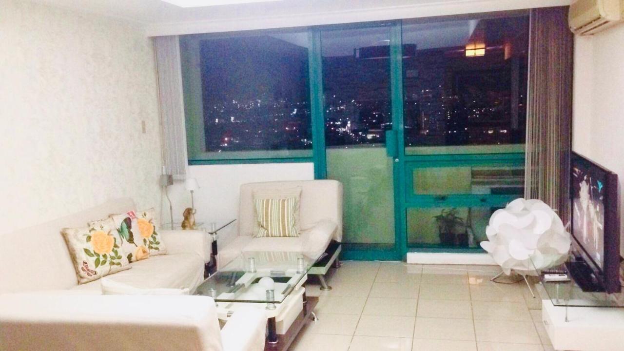 67 sqm. Condo Unit in Robinson Place Residences Manila Exterior foto